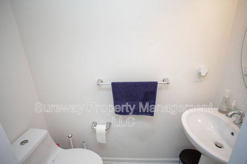 Townhouse for rent at 172 Fela Dr, Riverton, NJ 08077