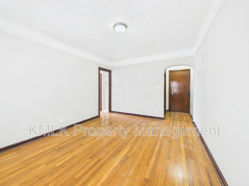 Apartment for rent at 1346 Kenilworth Ave, Lakewood, OH 44107