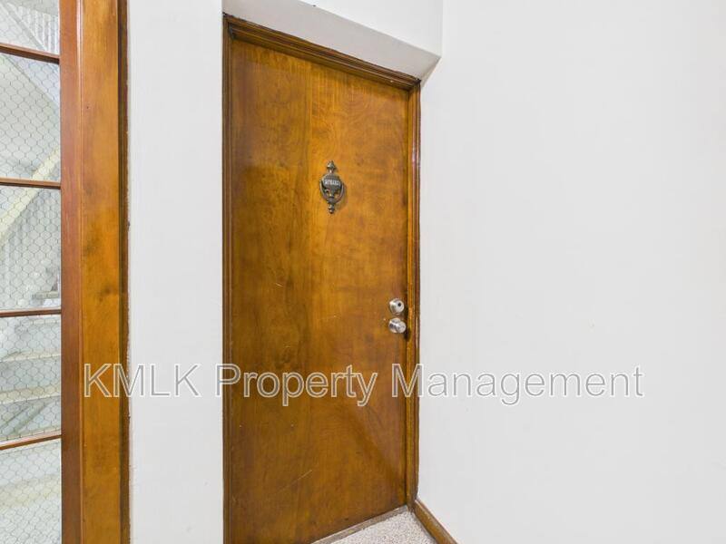Apartment for rent at 1346 Kenilworth Ave, Lakewood, OH 44107
