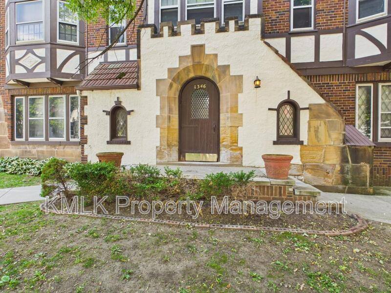 Apartment for rent at 1346 Kenilworth Ave, Lakewood, OH 44107
