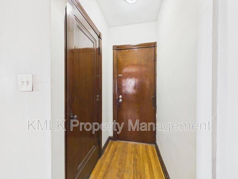 Apartment for rent at 1346 Kenilworth Ave, Lakewood, OH 44107