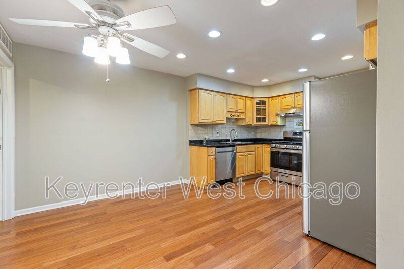 Townhouse for rent at 1756 Gilberto St, Glendale Heights, IL 60139