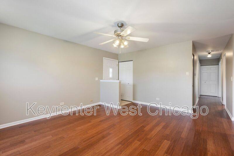 Townhouse for rent at 1756 Gilberto St, Glendale Heights, IL 60139