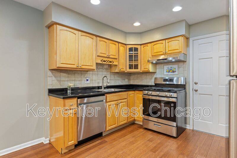 Townhouse for rent at 1756 Gilberto St, Glendale Heights, IL 60139