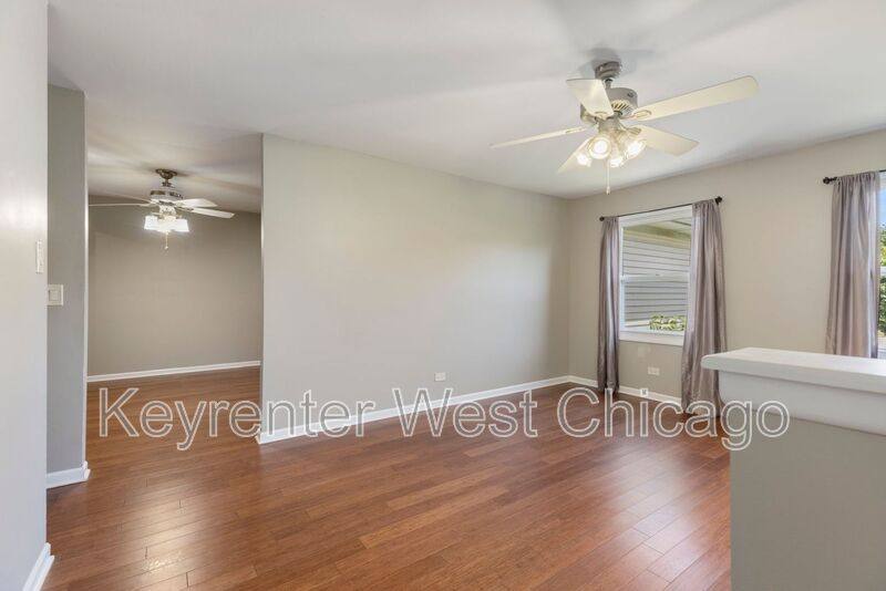 Townhouse for rent at 1756 Gilberto St, Glendale Heights, IL 60139