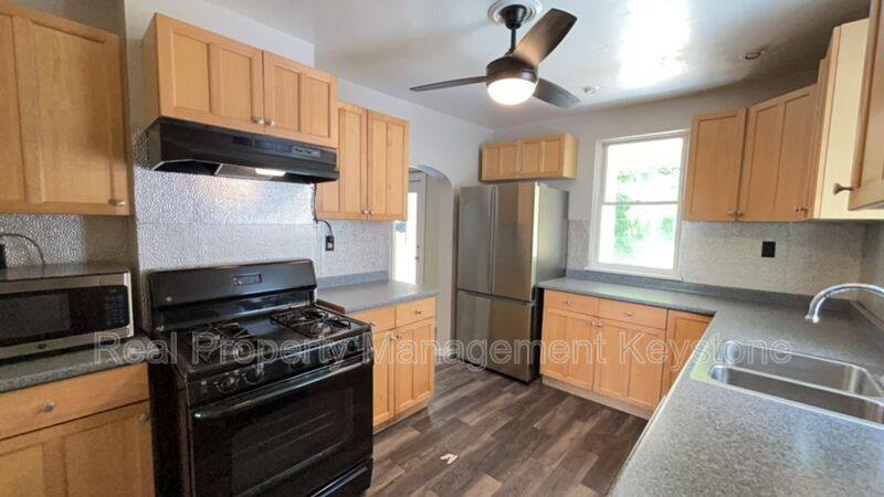House for rent at 303 Lexington Court, Carnegie, PA 15106