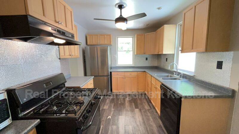 House for rent at 303 Lexington Court, Carnegie, PA 15106