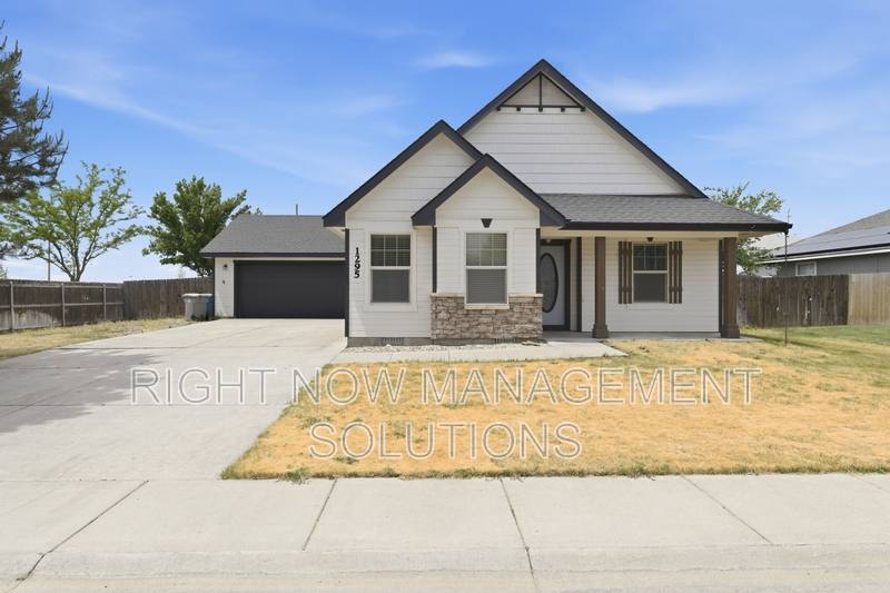House for rent at 1295 Blossom Ave, Mountain Home, ID 83647