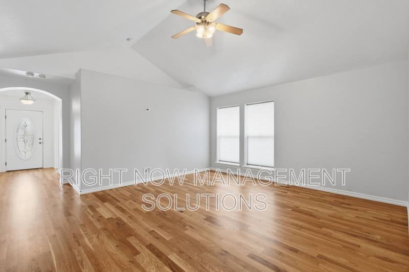 House for rent at 1295 Blossom Ave, Mountain Home, ID 83647