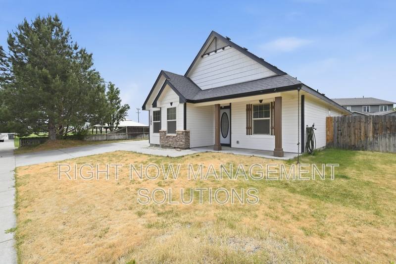 House for rent at 1295 Blossom Ave, Mountain Home, ID 83647
