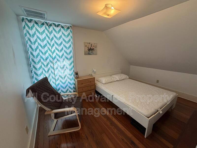 Apartment for rent at 912 Pine St, Clearwater, FL 33756