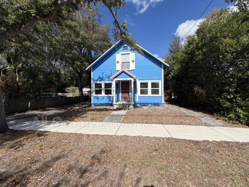 Apartment for rent at 912 Pine St, Clearwater, FL 33756