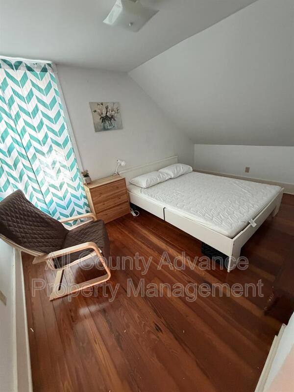 Apartment for rent at 912 Pine St, Clearwater, FL 33756