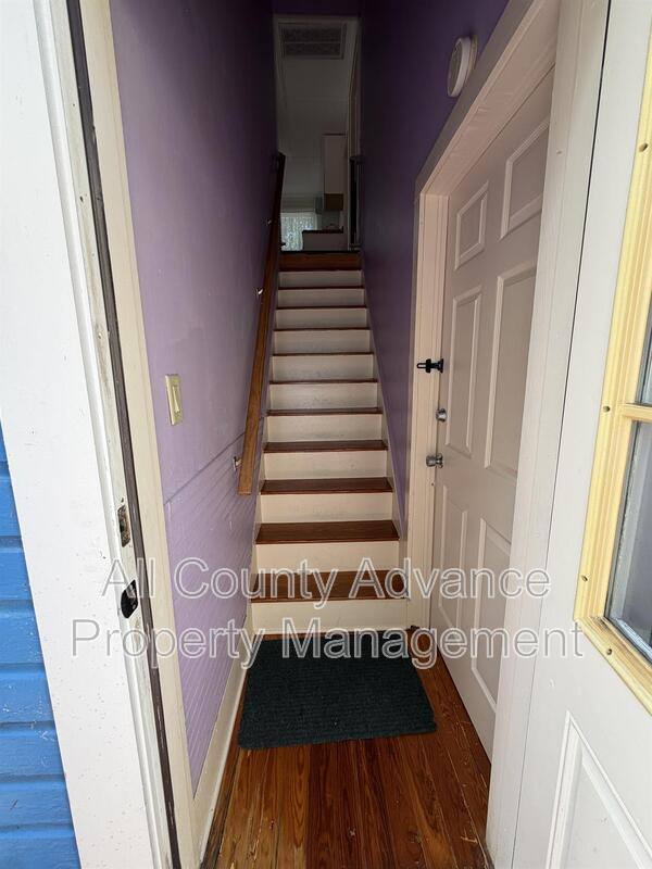 Apartment for rent at 912 Pine St, Clearwater, FL 33756