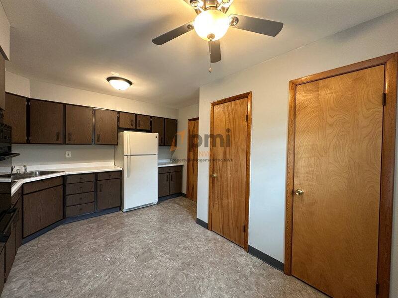 Apartment for rent at 660 N Hobart Rd #5, Hobart, IN 46342