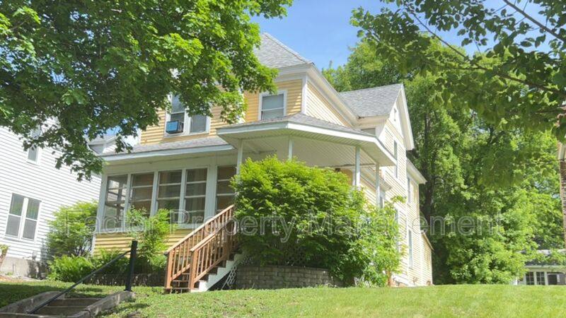 Apartment for rent at 815 N 4th St, Mankato, MN 56001