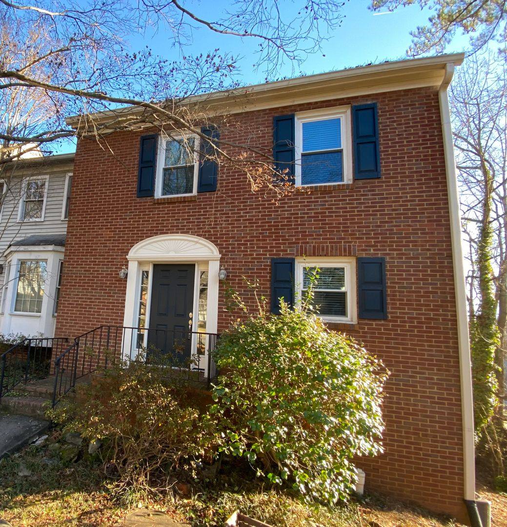 Townhouse for rent at 1435 Old Virginia Court SE, Marietta, GA 30067