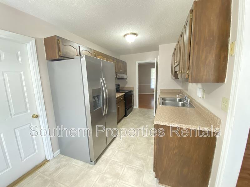 House for rent at 21 Pineridge Dr, Cameron, NC 28326