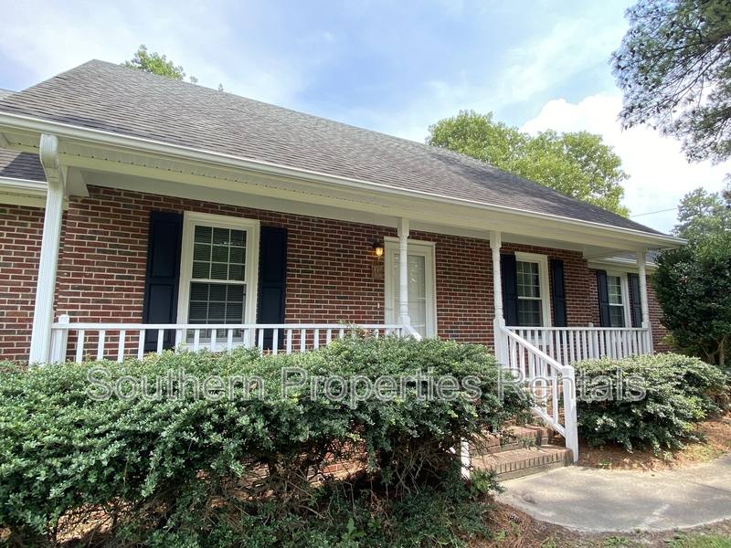 House for rent at 21 Pineridge Dr, Cameron, NC 28326