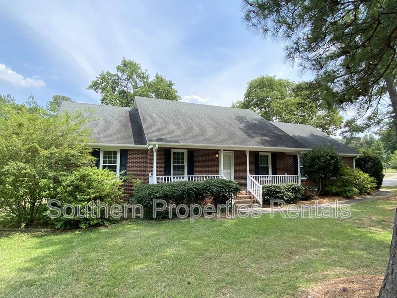 House for rent at 21 Pineridge Dr, Cameron, NC 28326