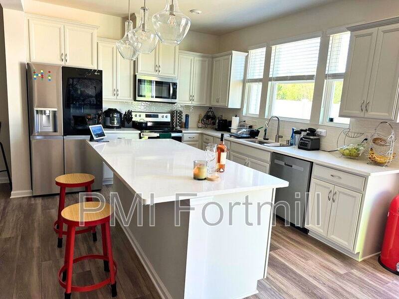 Townhouse for rent at 8027 Overmeadow Lane, Charlotte, NC 28269