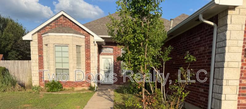 House for rent at 608 N Cherokee Way, Mustang, OK 73064