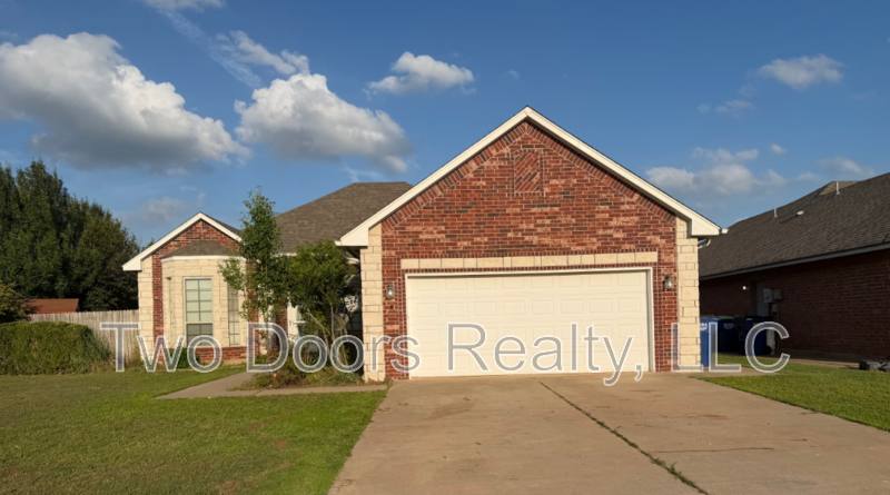 House for rent at 608 N Cherokee Way, Mustang, OK 73064