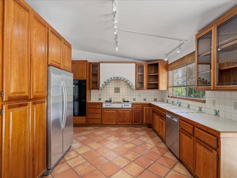 House for rent at 930 Valley View Dr, Healdsburg, CA 95448