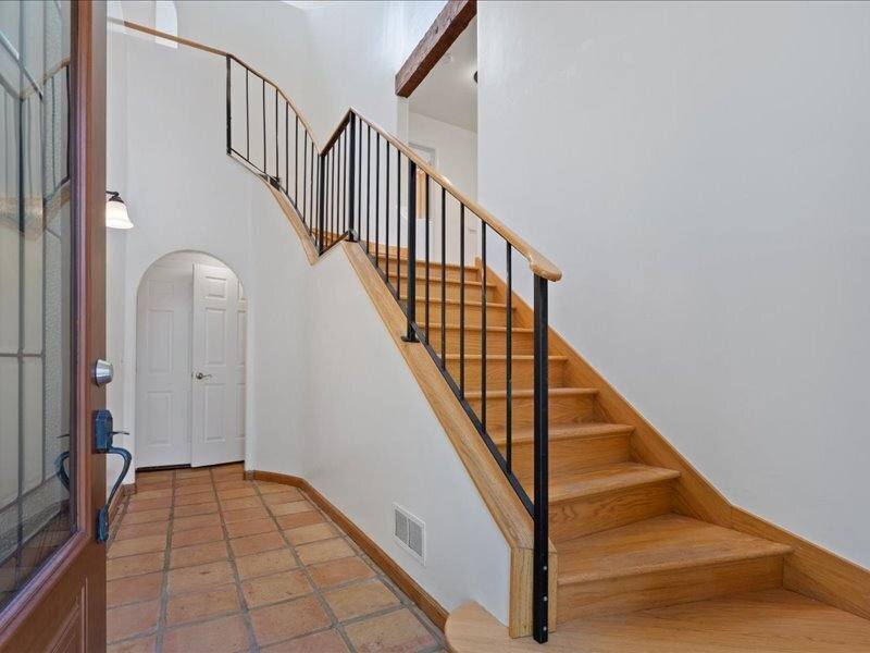 House for rent at 930 Valley View Dr, Healdsburg, CA 95448