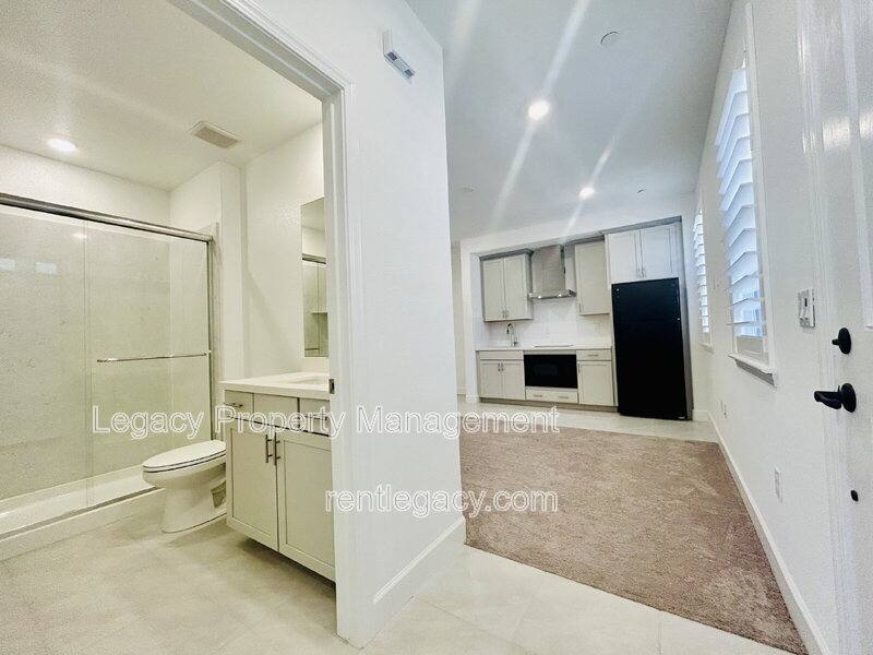 Apartment for rent at 4098 Azul Way, Sacramento, CA 95835