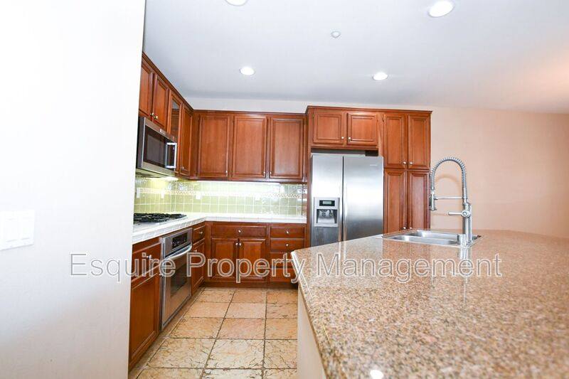 Townhouse for rent at 3395 Shadetree Way, Camarillo, CA 93012