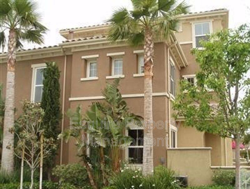 Townhouse for rent at 3395 Shadetree Way, Camarillo, CA 93012
