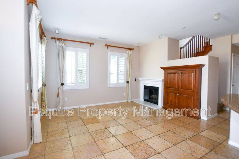 Townhouse for rent at 3395 Shadetree Way, Camarillo, CA 93012