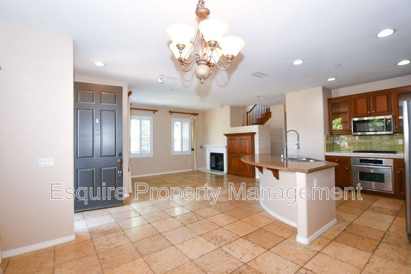 Townhouse for rent at 3395 Shadetree Way, Camarillo, CA 93012