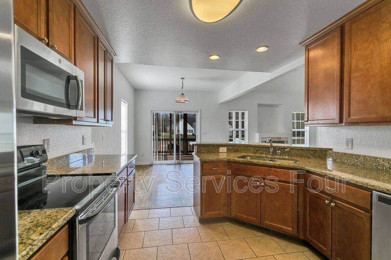 House for rent at 234 Moyock Landing Dr, Moyock, NC 27958