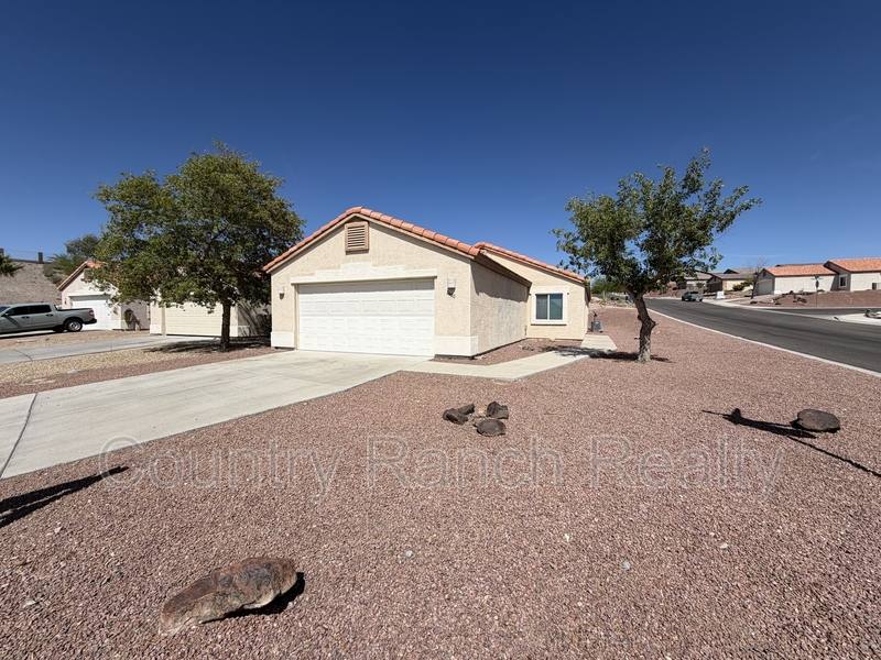 House for rent at 2460 Topanga Dr, Bullhead City, AZ 86442