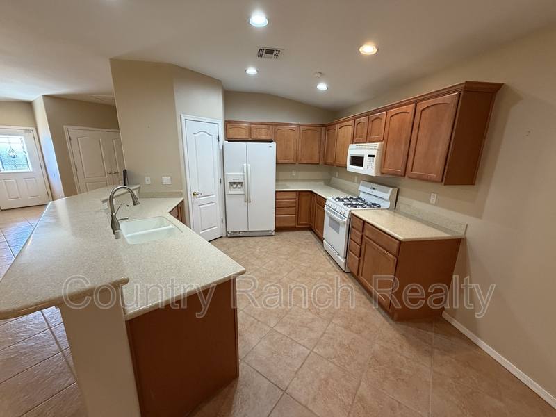 House for rent at 2460 Topanga Dr, Bullhead City, AZ 86442