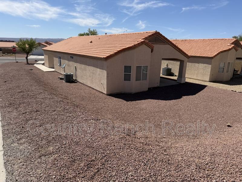 House for rent at 2460 Topanga Dr, Bullhead City, AZ 86442