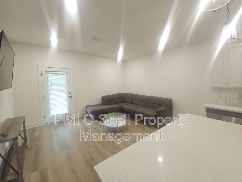 Townhouse for rent at 2017 Wyatt St #A, Pensacola, FL 32514