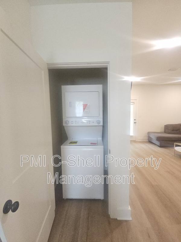 Townhouse for rent at 2017 Wyatt St #A, Pensacola, FL 32514