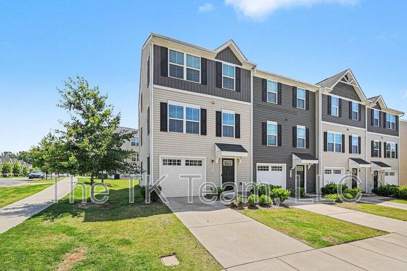 Townhouse for rent at 8036 Lanyard Terrace #1, Charlotte, NC 28269