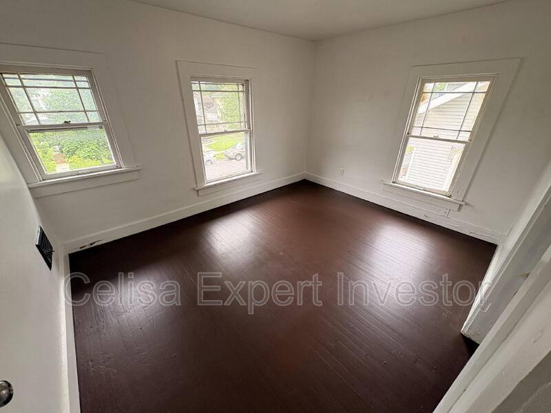 House for rent at 644 Greenlawn Ave, Fort Wayne, IN 46808