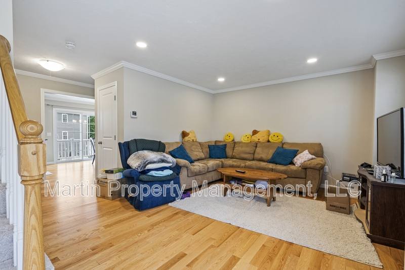 Townhouse for rent at 4 Fairview St #10-1, North Chelmsford, MA 01863