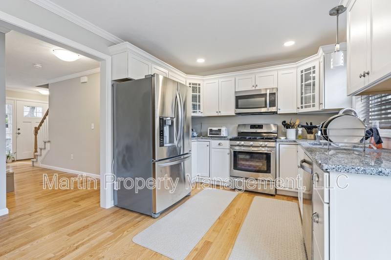Townhouse for rent at 4 Fairview St #10-1, North Chelmsford, MA 01863