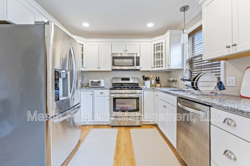 Townhouse for rent at 4 Fairview St #10-1, North Chelmsford, MA 01863