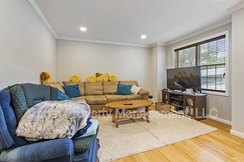 Townhouse for rent at 4 Fairview St #10-1, North Chelmsford, MA 01863