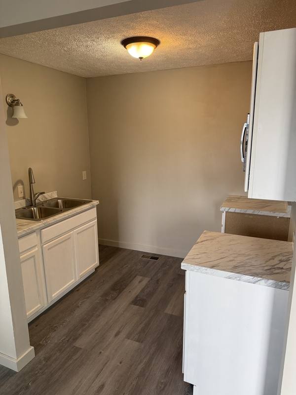 Apartment for rent at 908 E 17th Ave #E1, Hutchinson, KS 67501