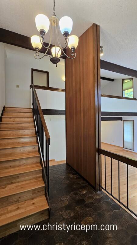 House for rent at 15406 SE 46th Way, Bellevue, WA 98006