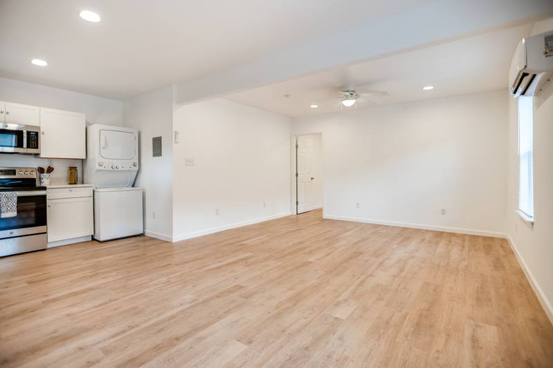 Apartment for rent at 905 W Abram St #4, Arlington, TX 76013