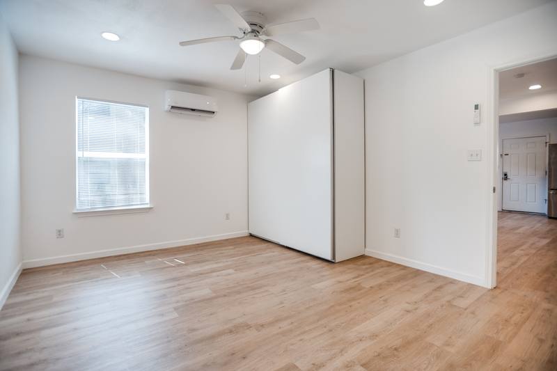 Apartment for rent at 905 W Abram St #4, Arlington, TX 76013